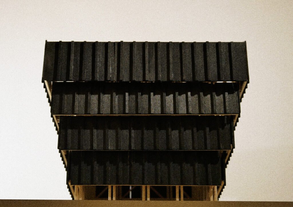 Cabane La Suie / Marina Poli + Philippe Paumelle + Richard Trézeux