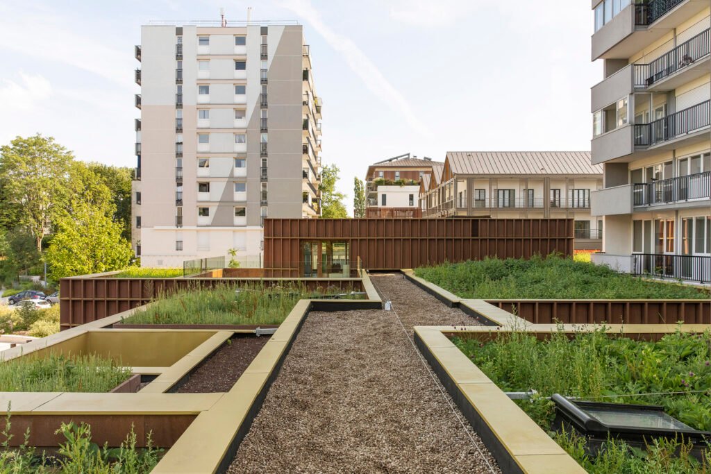 Crèche et Médiathèque de Jouets / a+samueldelmas architectes