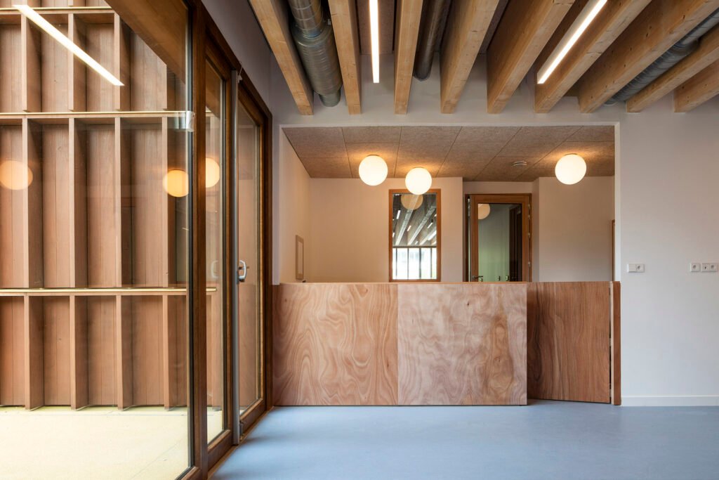 Crèche et Médiathèque de Jouets / a+samueldelmas architectes