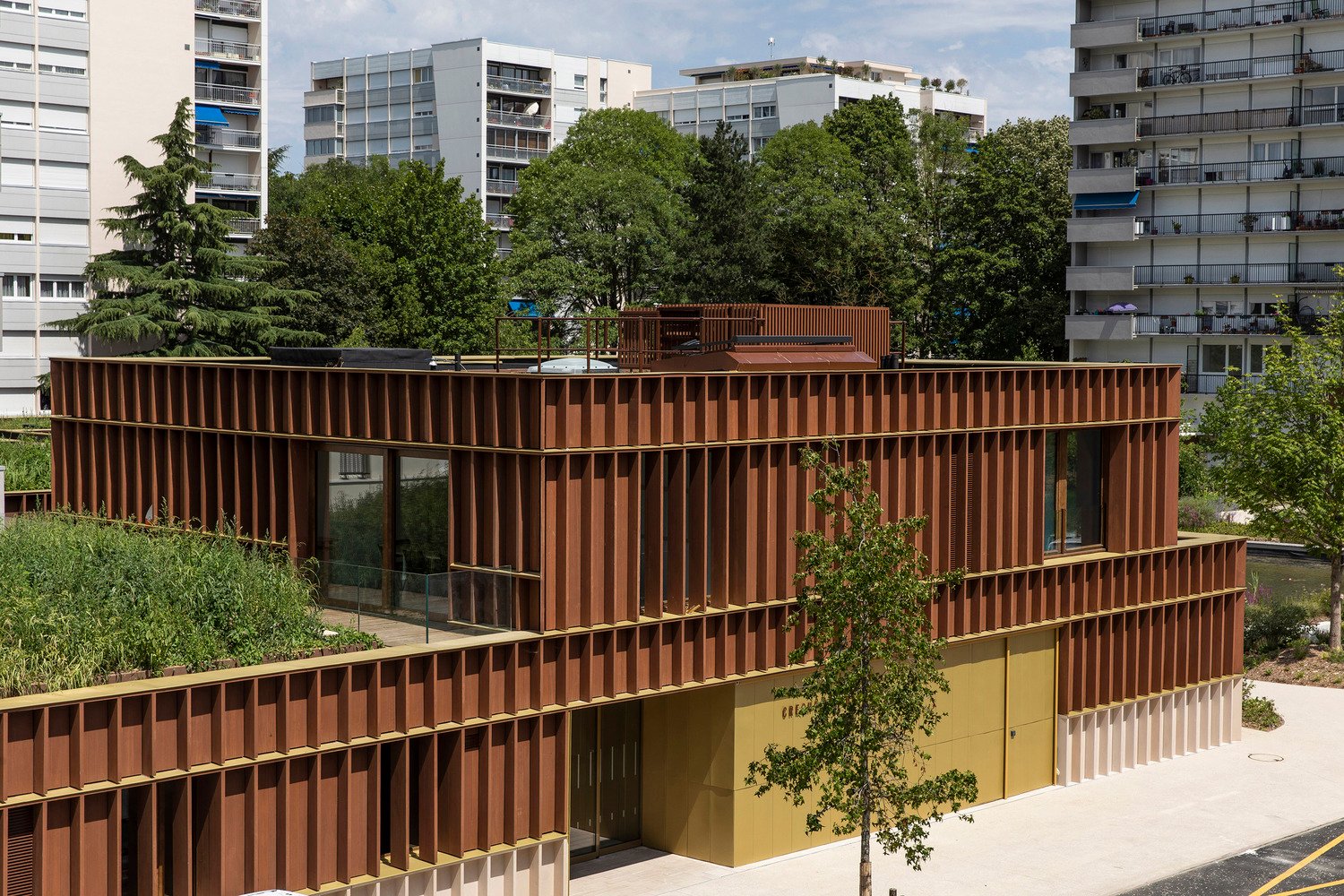 crèche-et-médiathèque-de-jouets-a+samueldelmas-architectes-2 Crèche et Médiathèque de Jouets / a+samueldelmas architectes