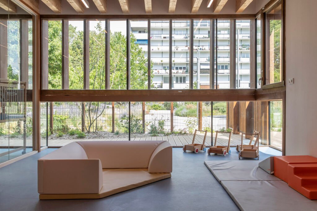 Crèche et Médiathèque de Jouets / a+samueldelmas architectes