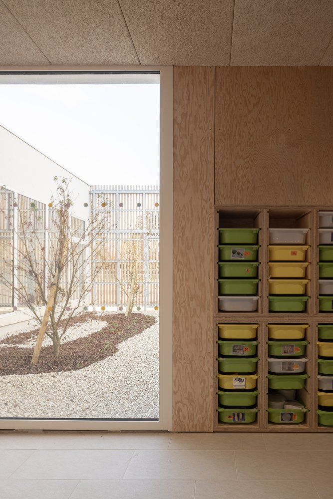 École Maternelle à Saint-Ouen-du-Tilleul / ACAU Architectes