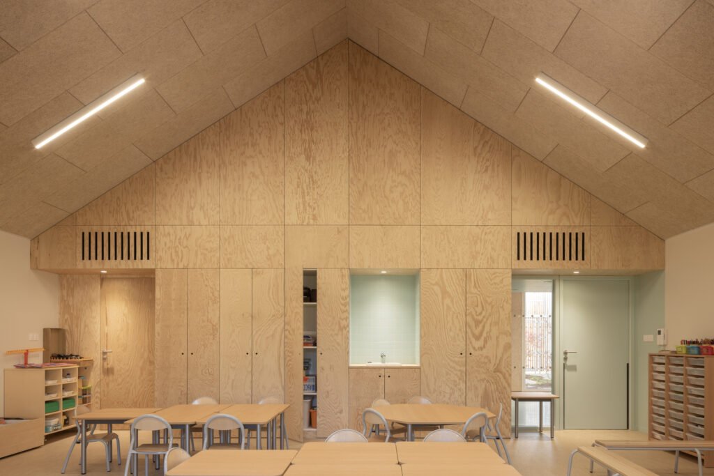 École Maternelle à Saint-Ouen-du-Tilleul / ACAU Architectes