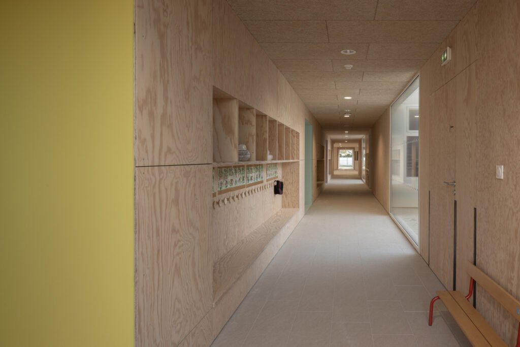 École Maternelle à Saint-Ouen-du-Tilleul / ACAU Architectes