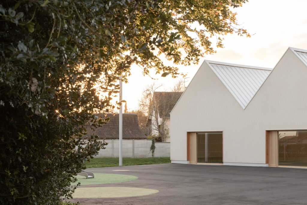 École Maternelle à Saint-Ouen-du-Tilleul / ACAU Architectes