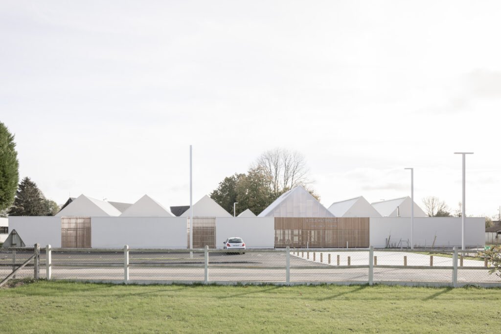 École Maternelle à Saint-Ouen-du-Tilleul / ACAU Architectes