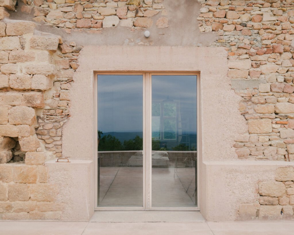 LA FAGE, une maison dans une maison / Plan Común