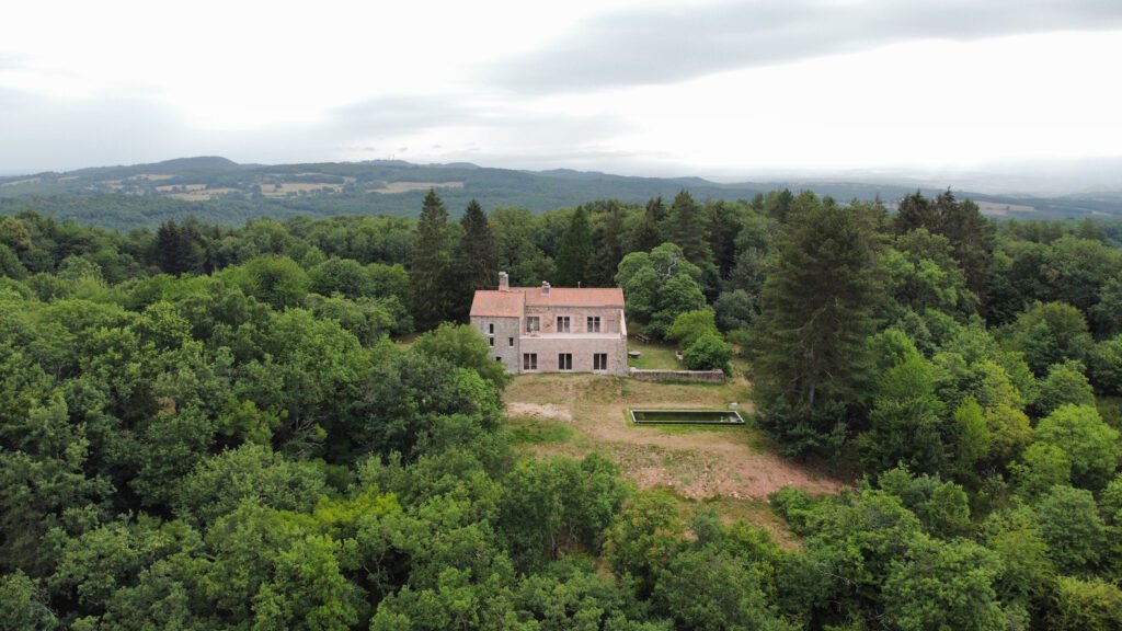 LA FAGE, une maison dans une maison / Plan Común