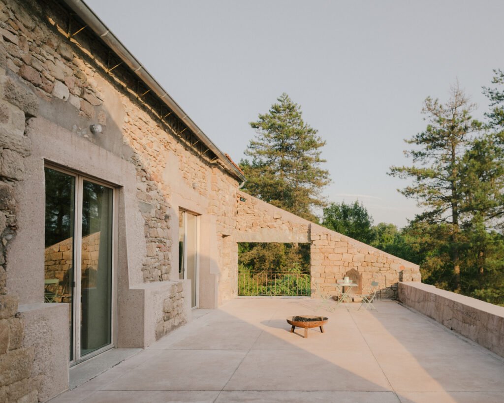 LA FAGE, une maison dans une maison / Plan Común