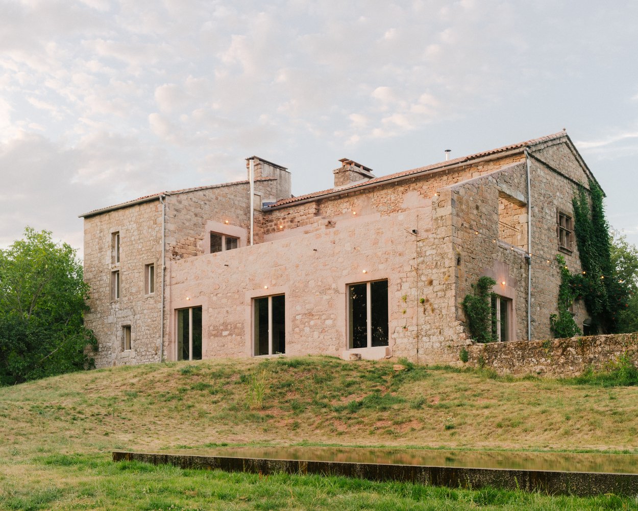 LA FAGE, une maison dans une maison / Plan Común