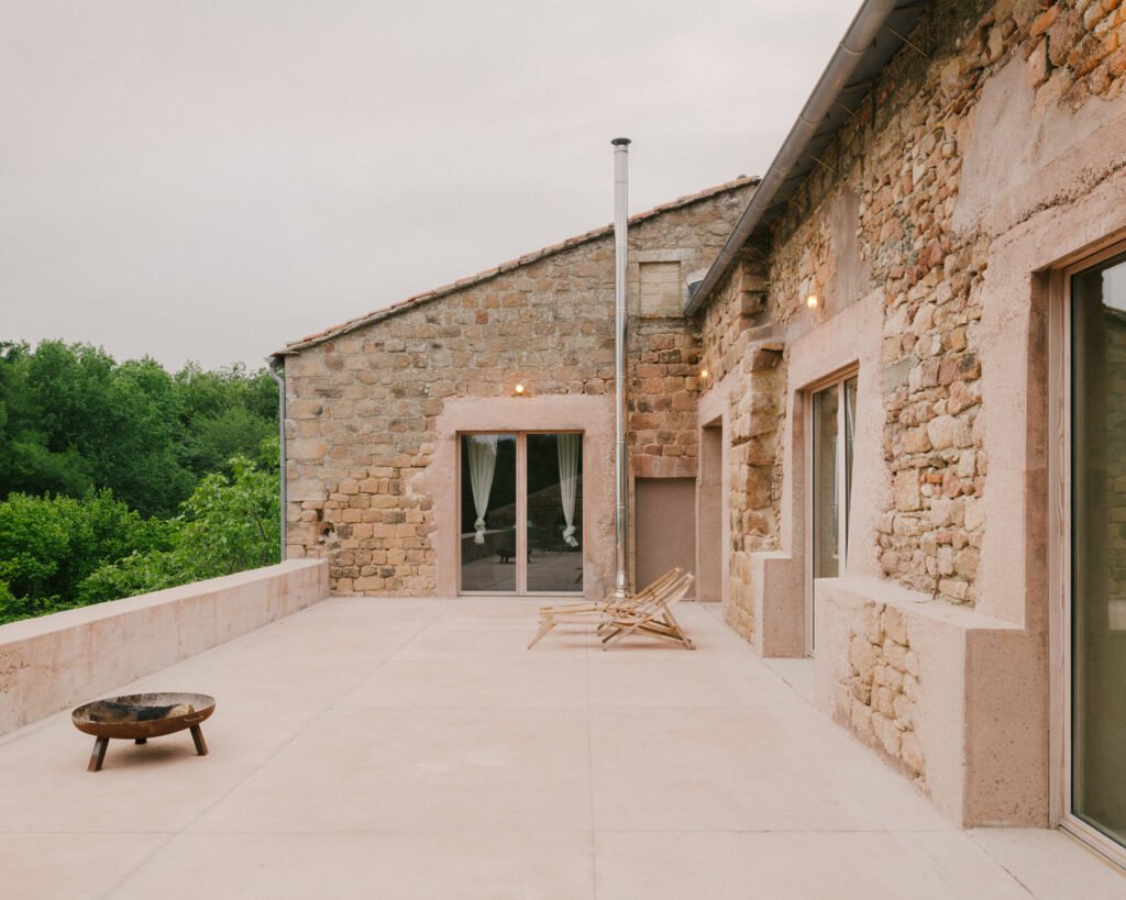 LA FAGE, une maison dans une maison / Plan Común