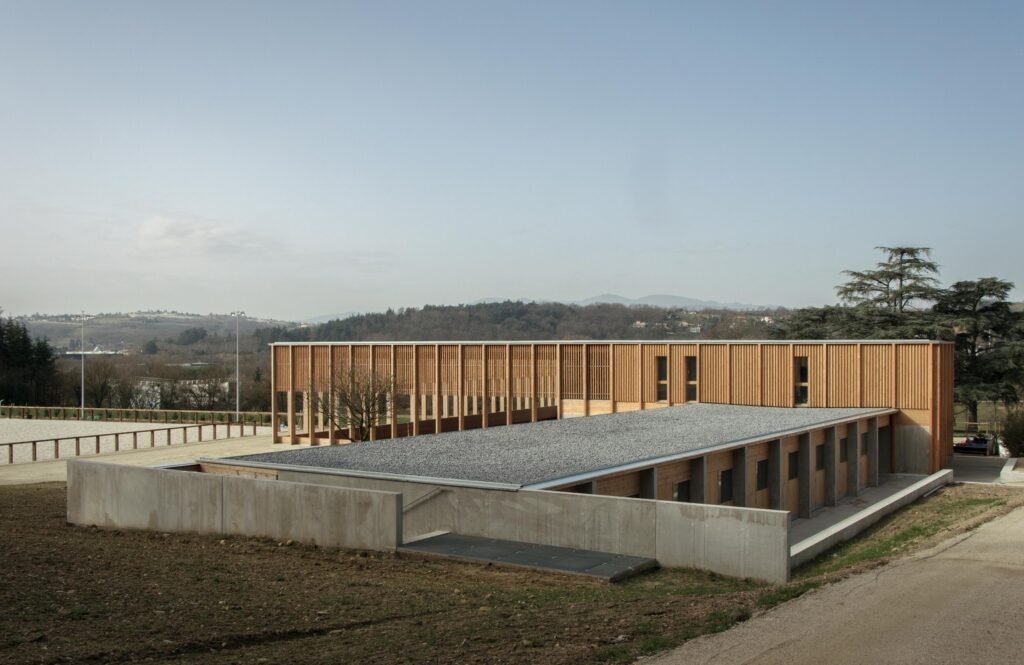 Les Écuries de la Roche / f+g Architectes