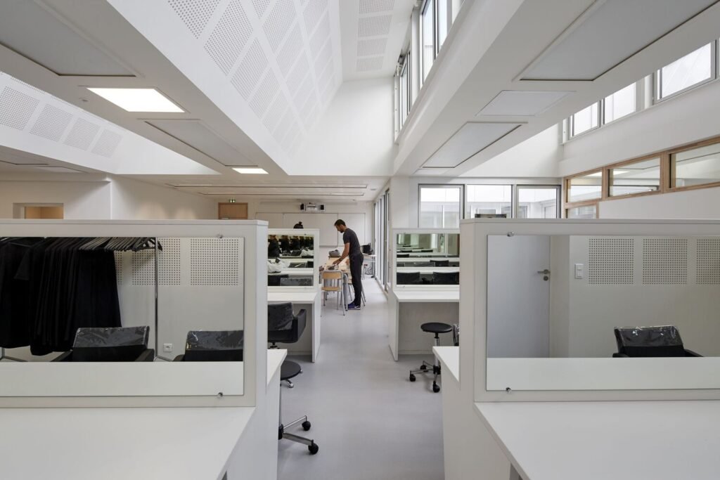 Lycée Fernand et Nadia Léger / toa | architectes associés