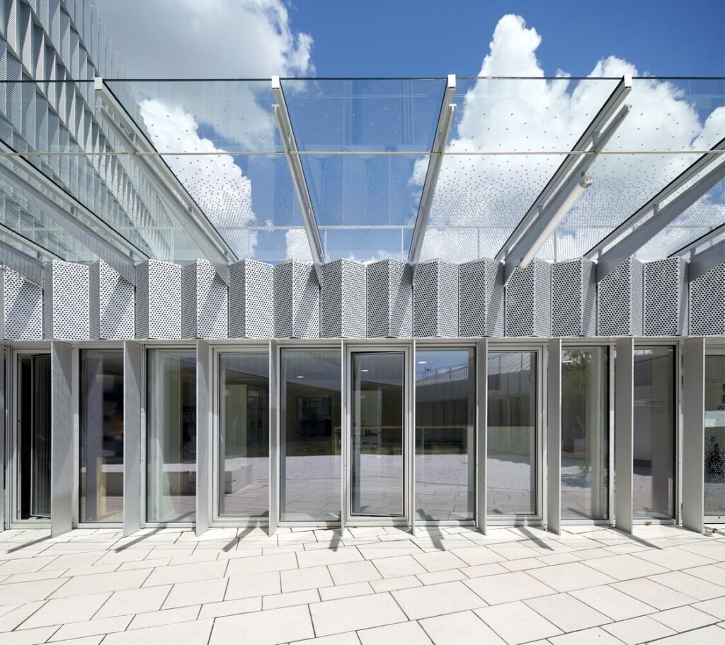 Lycée Fernand et Nadia Léger / toa | architectes associés