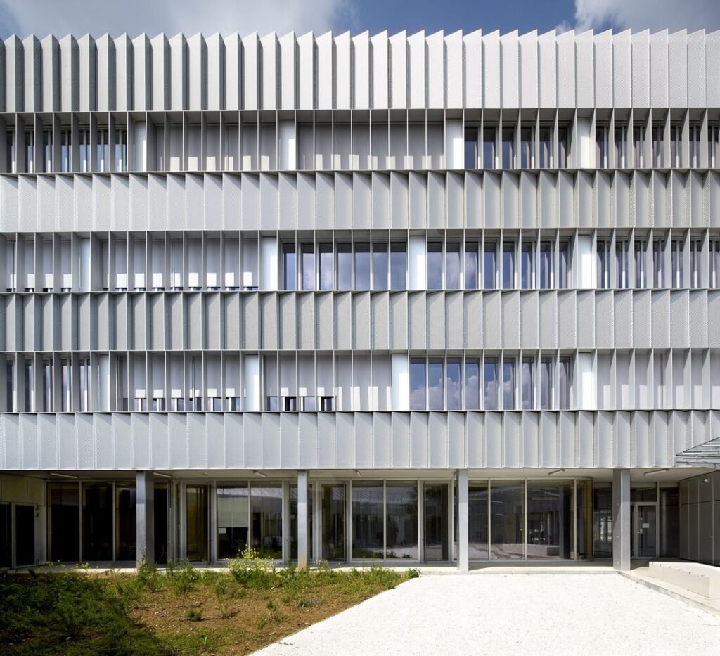 Lycée Fernand et Nadia Léger / toa | architectes associés