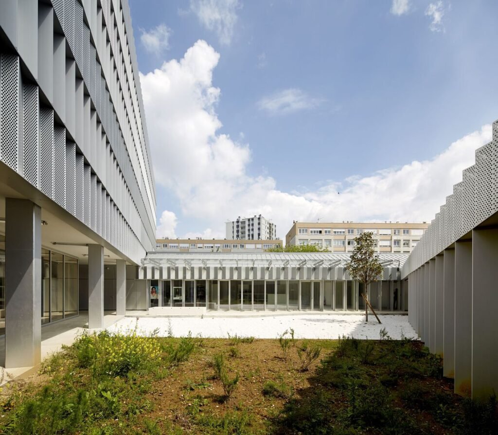 Lycée Fernand et Nadia Léger / toa | architectes associés