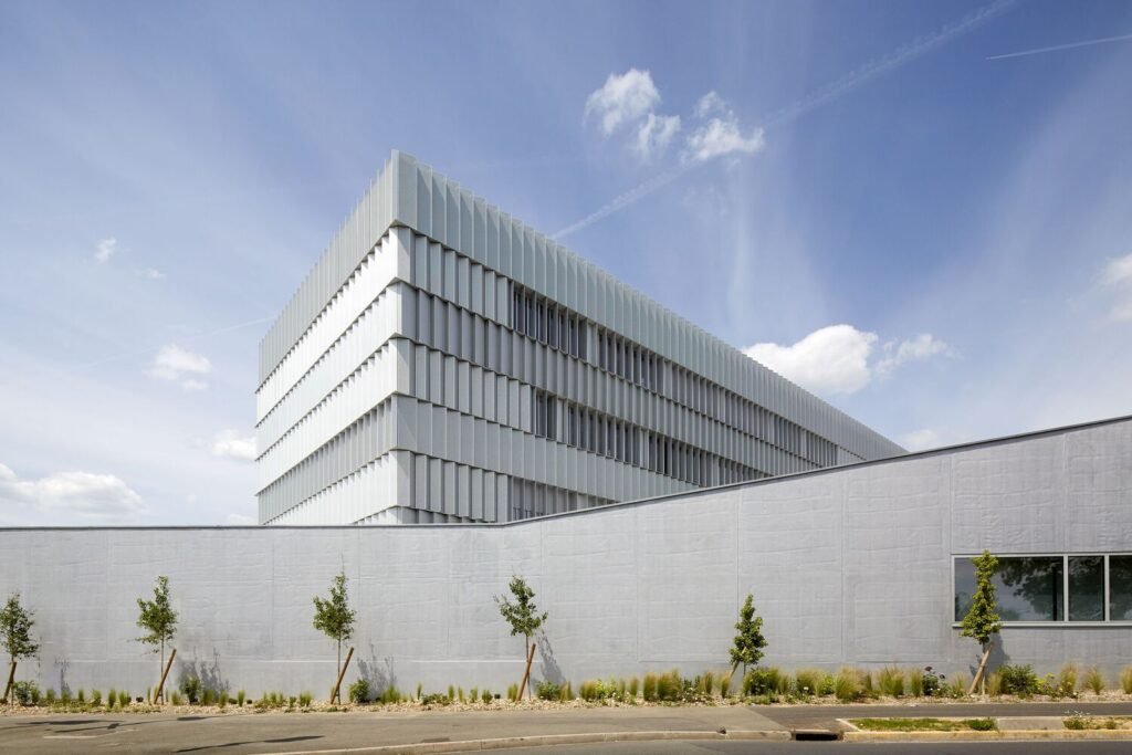 Lycée Fernand et Nadia Léger / toa | architectes associés