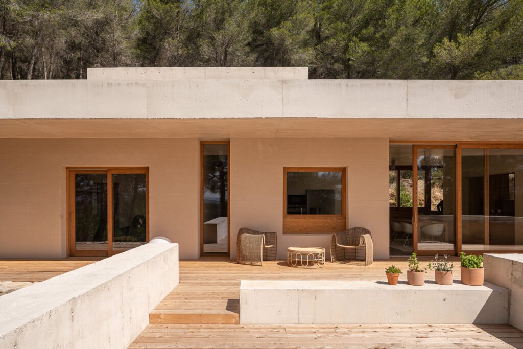 Maison dans la Forêt de Pins / AT architectes