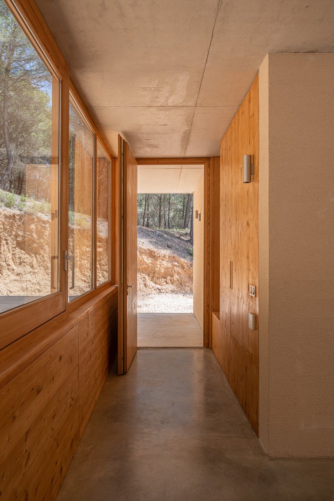 Maison dans la Forêt de Pins / AT architectes