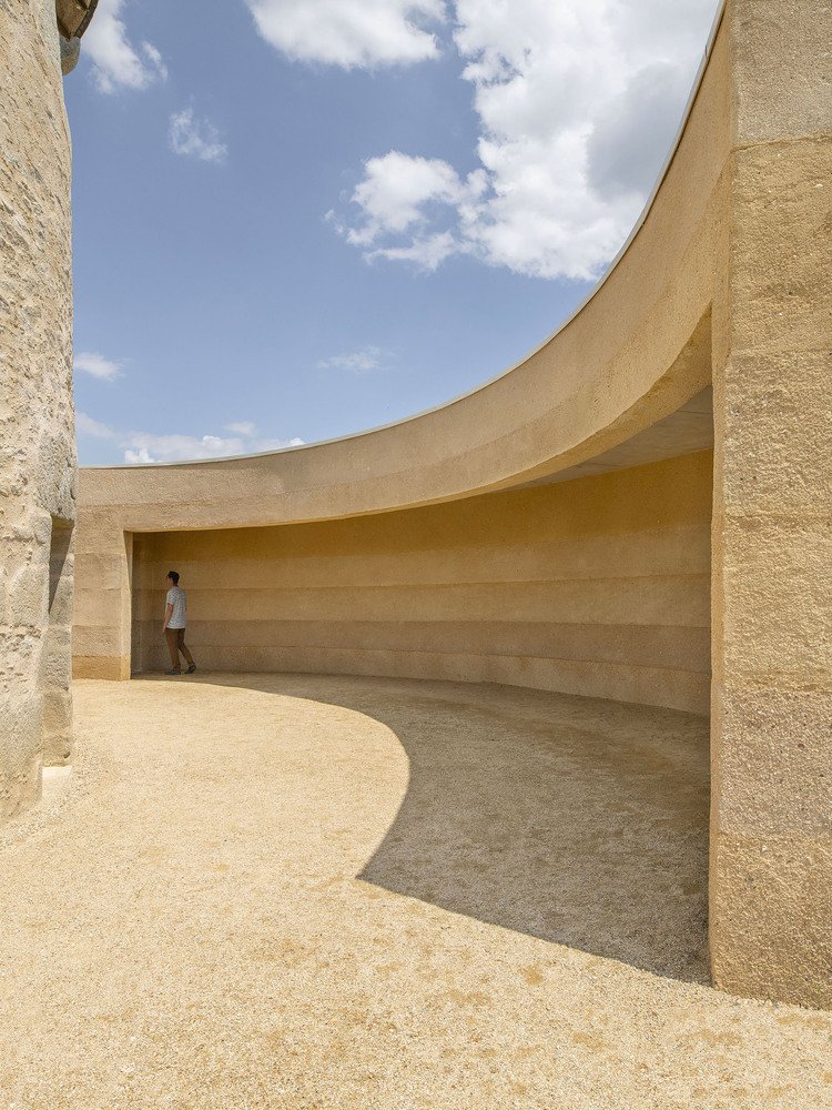 Rénovation du Moulin et Construction de la Cave / Carmen Maurice Architecture