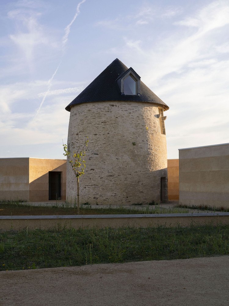 Rénovation du Moulin et Construction de la Cave / Carmen Maurice Architecture