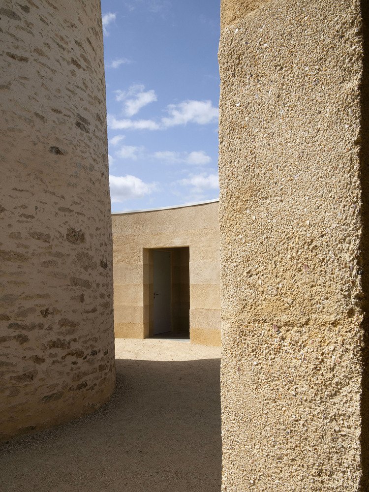 Rénovation du Moulin et Construction de la Cave / Carmen Maurice Architecture