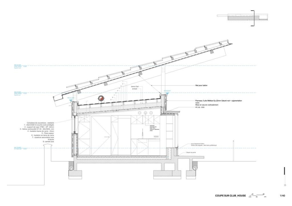 Vestiaires et Club House des Installations Sportives / Anthony Laffargue