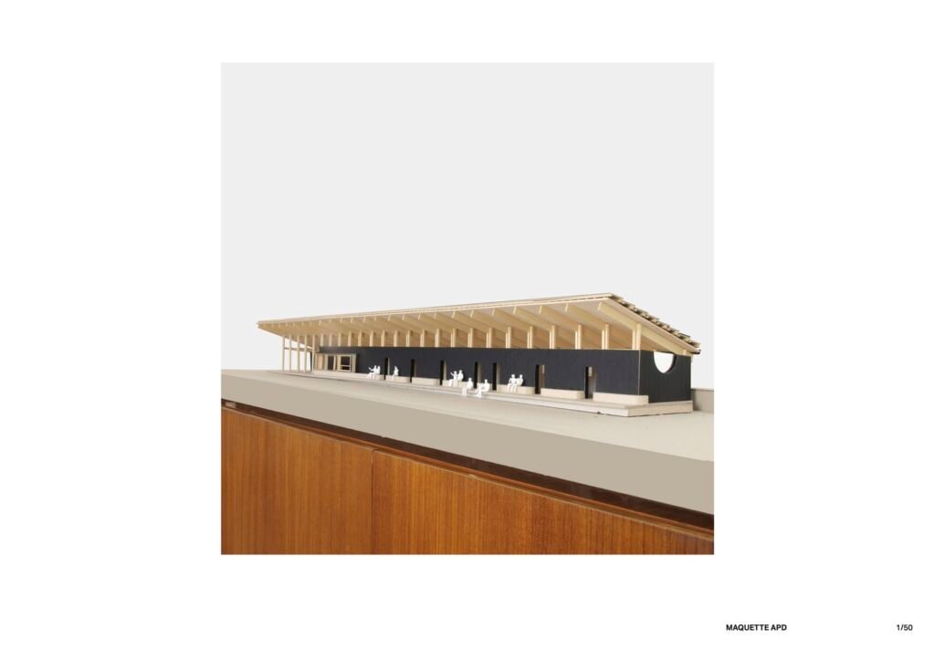 Vestiaires et Club House des Installations Sportives / Anthony Laffargue