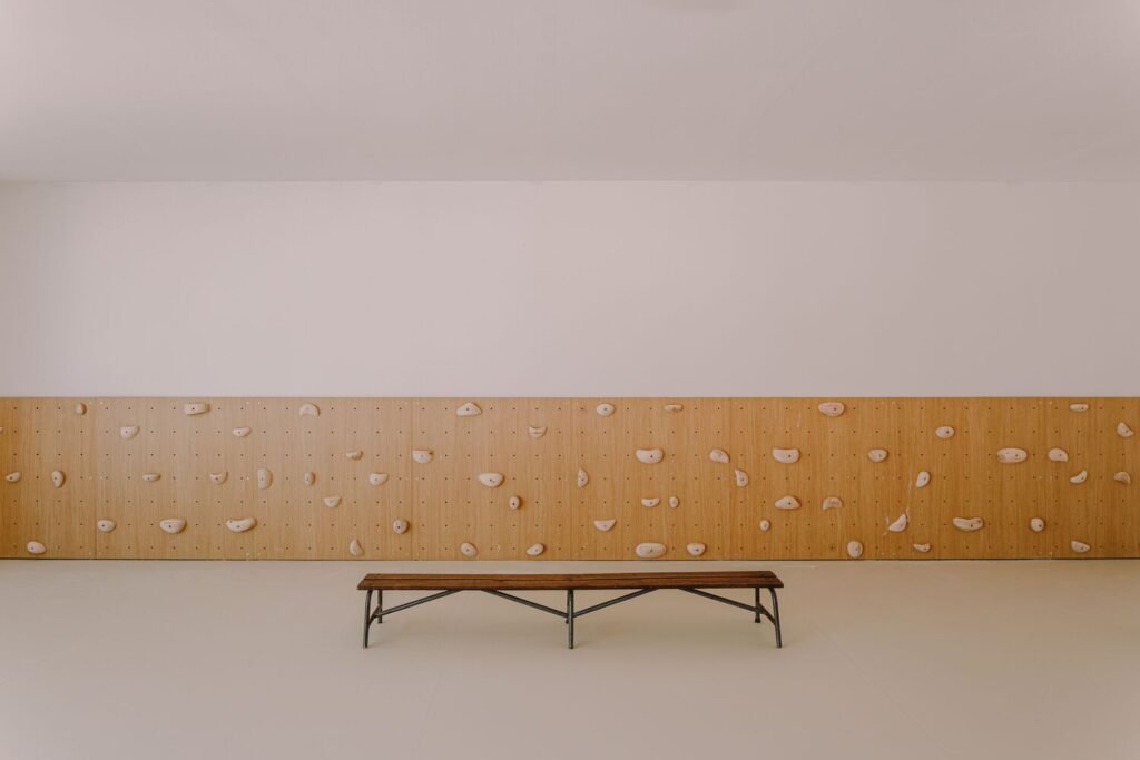 Bâtiment Fossile à l’École de Cabriès / Amelia Tavella Architectes