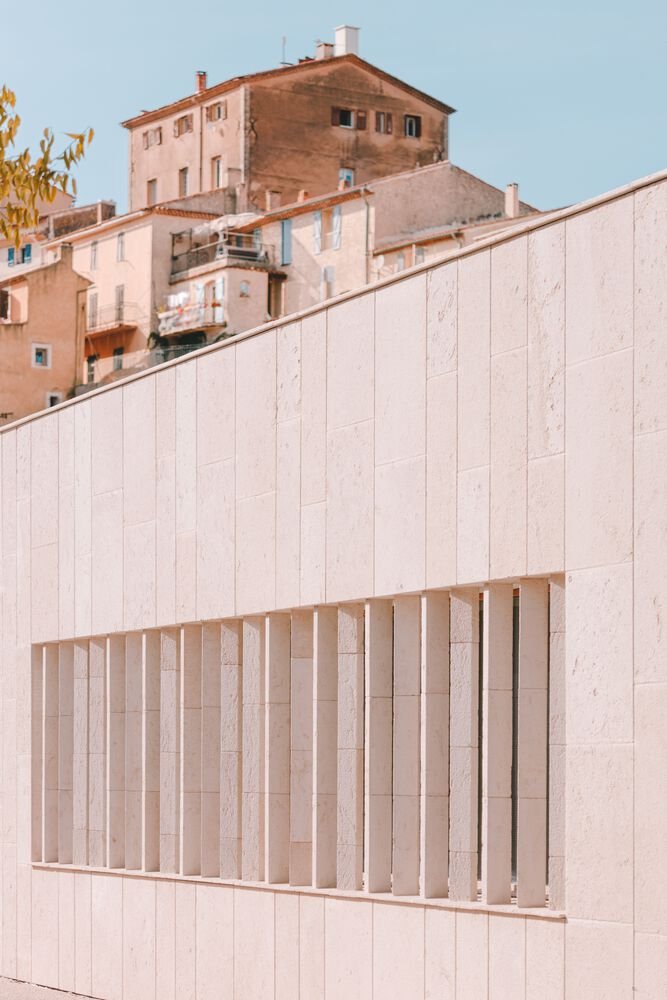 Bâtiment Fossile à l’École de Cabriès / Amelia Tavella Architectes