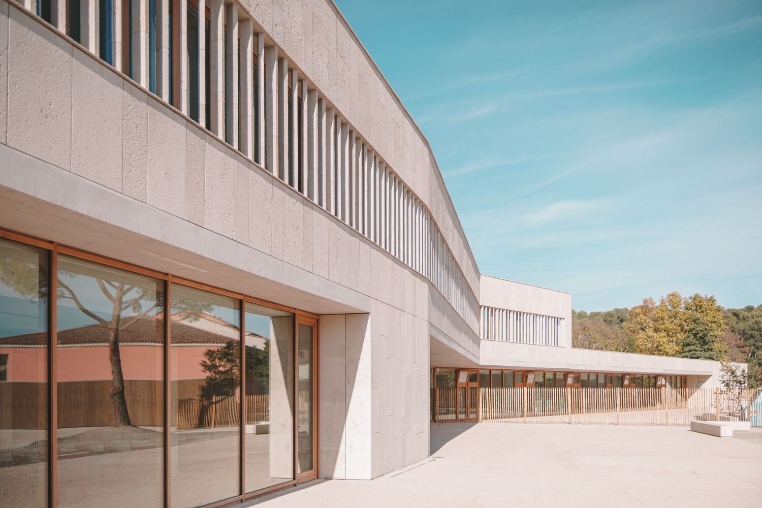 bâtiment-fossile-à-l’école-de-cabriès-amelia-tavella-architectes-36 Bâtiment Fossile à l’École de Cabriès / Amelia Tavella Architectes