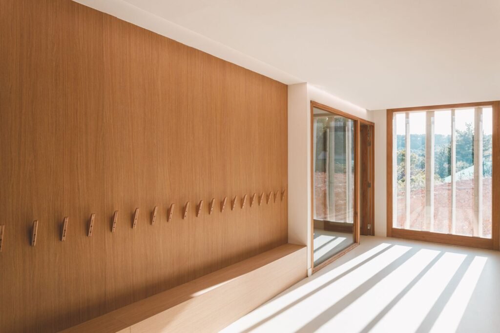 Bâtiment Fossile à l’École de Cabriès / Amelia Tavella Architectes