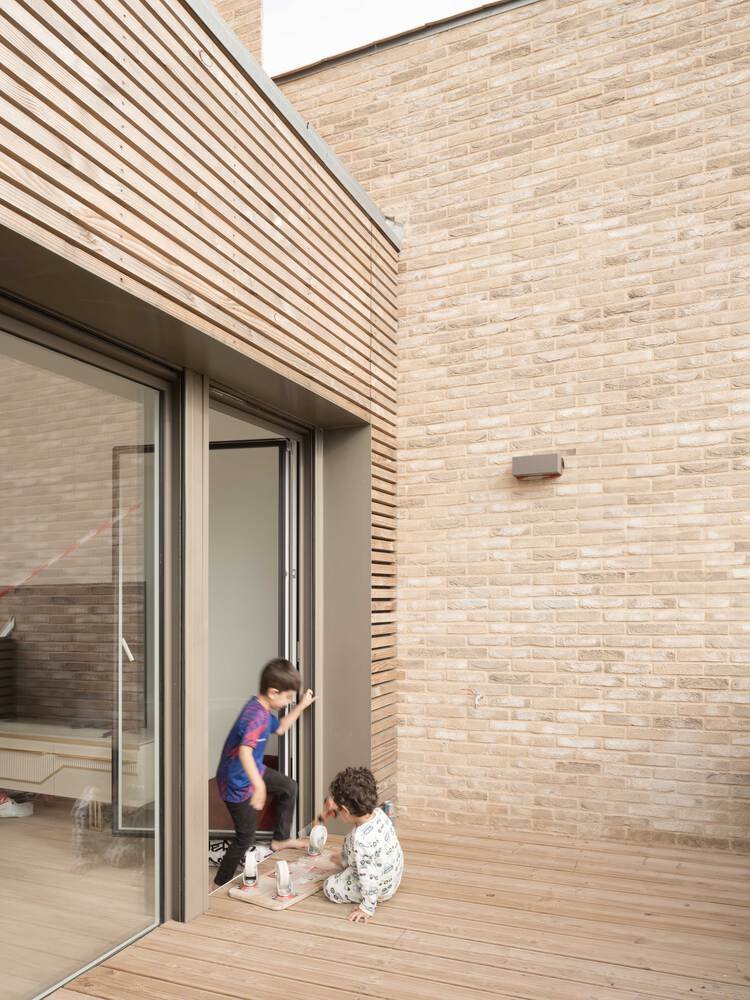 Île du B09 / urbanmakers + Selva & Maugin Architectes